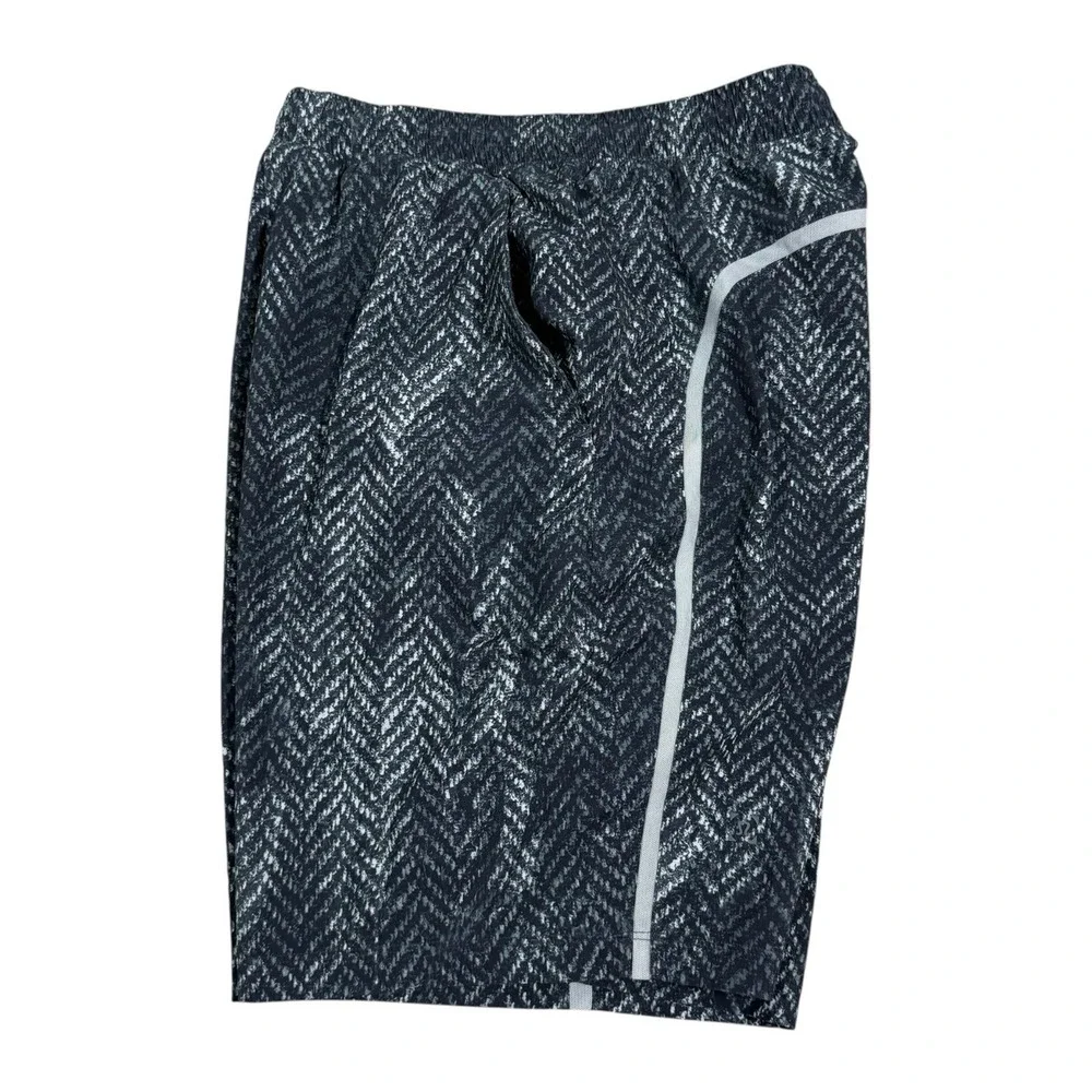 Lululemon Men's T.H.E. Shorts XS Chevron Reflective Black Gray Linerless Gym‎